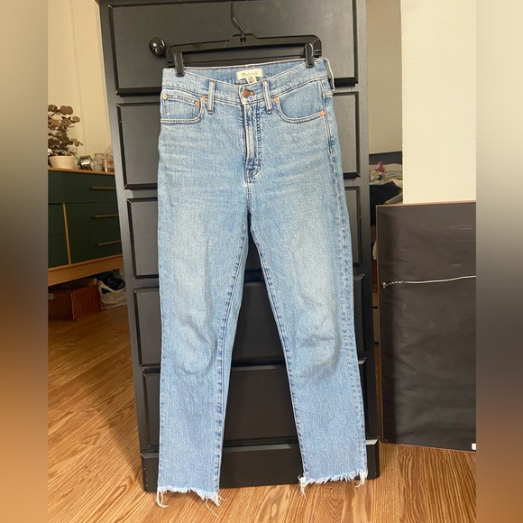 Madewell Denim - MADEWELL size 27 “The Perfect Vintage Jean” measurements in pics!